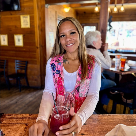 Meet your Posher, Aliyah - Picture 2 of 4